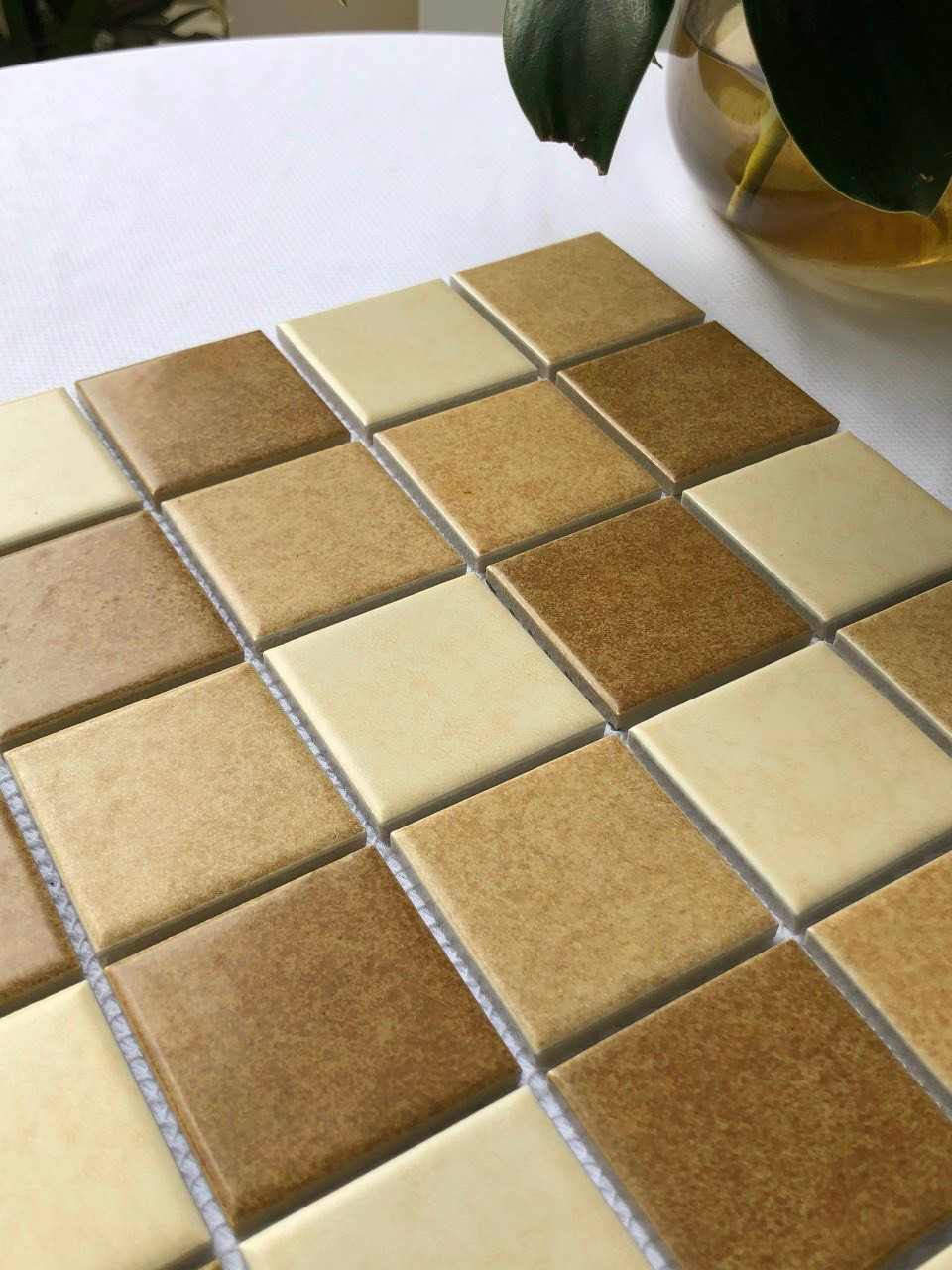 Gạch mosaic gốm chấm trộn tone vàng nâu