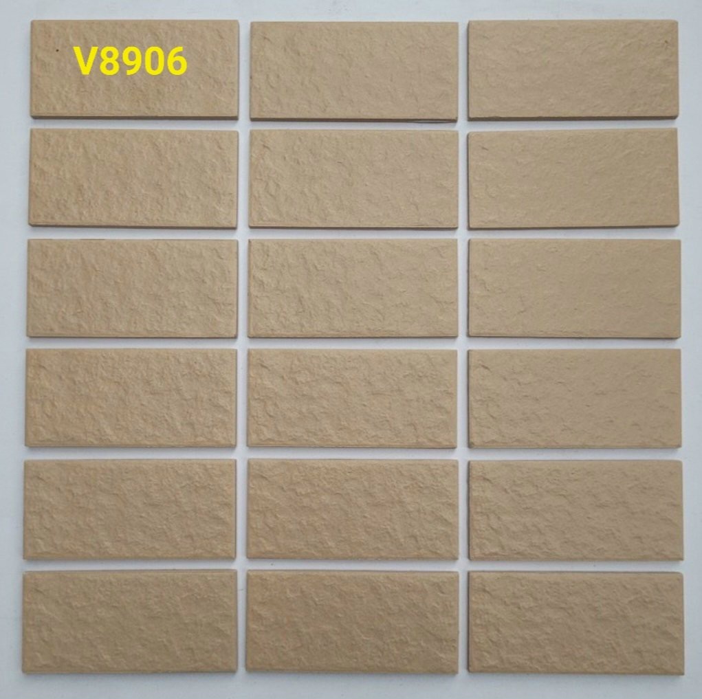 8906